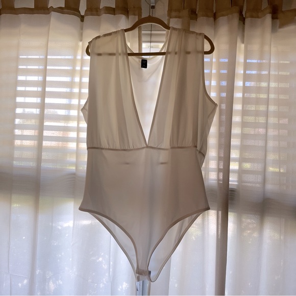 5/$25✨SHEIN bodysuit 🤍 - Picture 2 of 2